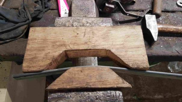 Une image contenant en bois, bois, outil

Description gnre automatiquement